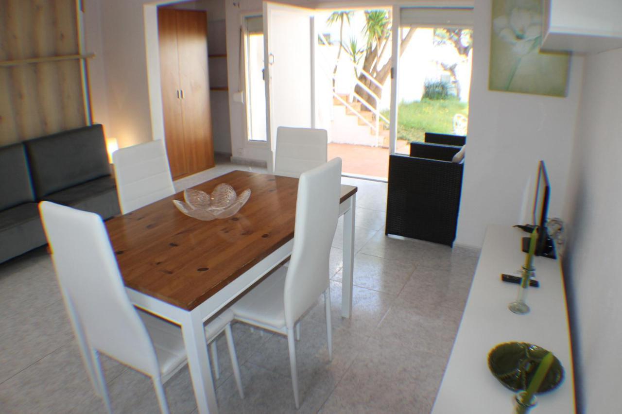 Agi Port De Rosas Apartment Ngoại thất bức ảnh